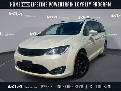 Used 2020 Chrysler Pacifica Limited w/ Advanced Safetytec Group