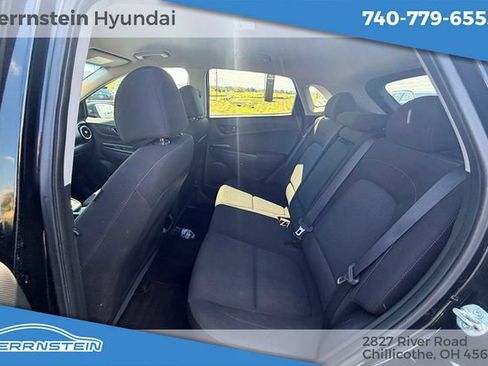 Used 2023 Hyundai Kona SEL AWD/4WD image 7