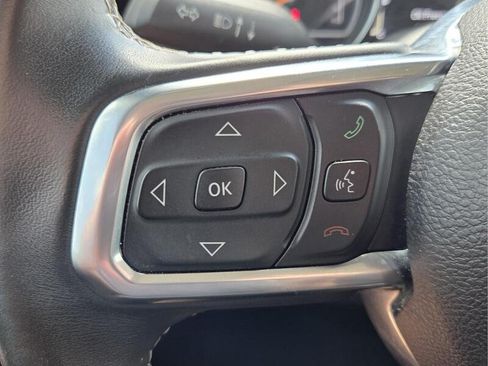 Certified 2018 Jeep Wrangler Unlimited Sahara AWD/4WD image 31
