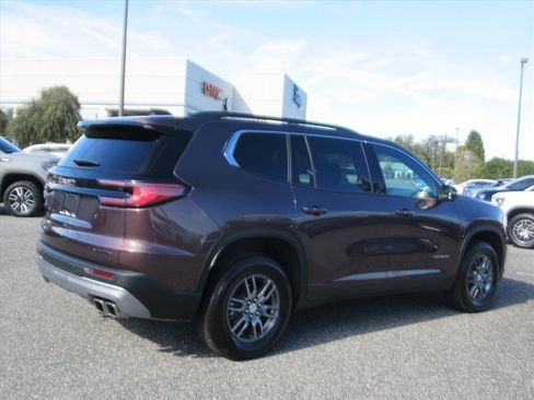 Used 2025 GMC Acadia Elevation image 6