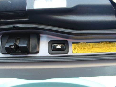 Used 2008 Lexus LX 570 4WD w/ Technology Pkg image 36