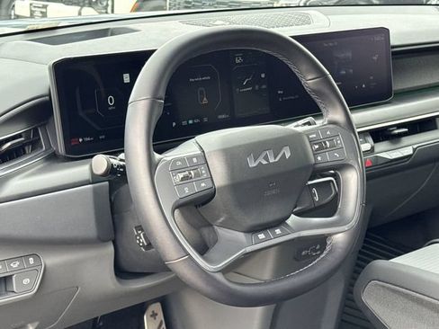 Used 2024 Kia EV9 GT-Line AWD/4WD image 17