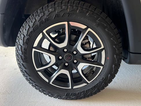 Used 2025 Jeep Compass Trailhawk image 17