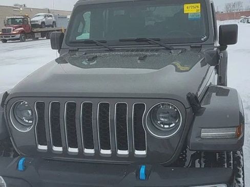 Used 2023 Jeep Wrangler Unlimited Sahara w/ Cold Weather Group image 7