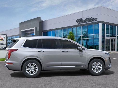 New 2025 Cadillac XT6 Luxury image 5