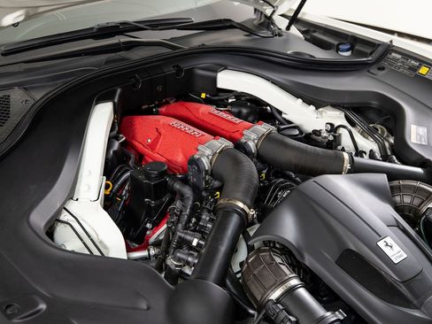 Certified 2022 Ferrari Portofino M RWD image 54