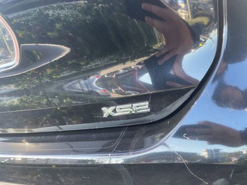 Used 2022 Toyota Highlander XSE image 5