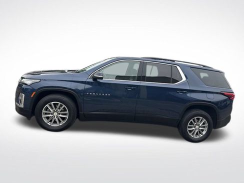 Used 2023 Chevrolet Traverse LT FWD image 2