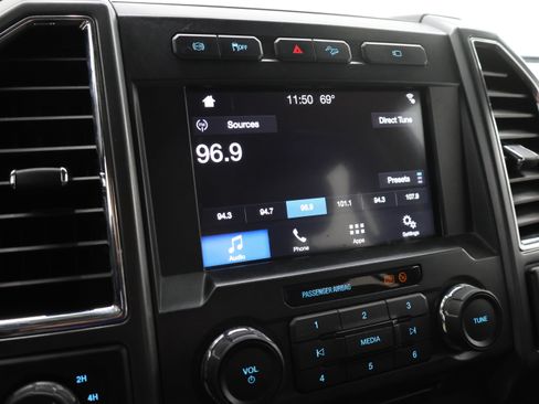 Used 2017 Ford F250 XLT w/ XLT Premium Package AWD/4WD image 12
