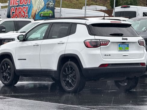 Used 2025 Jeep Compass Latitude w/ Altitude Special Edition image 6