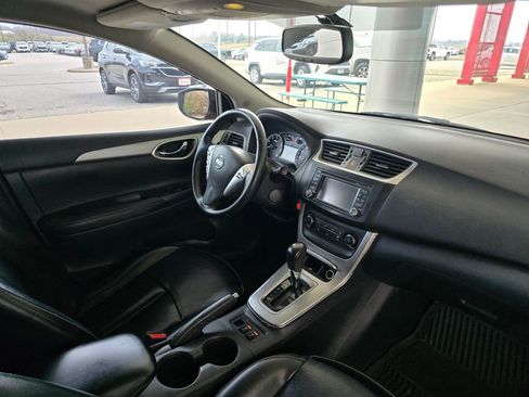 Used 2015 Nissan Sentra SR w/ SR Premium Package image 16