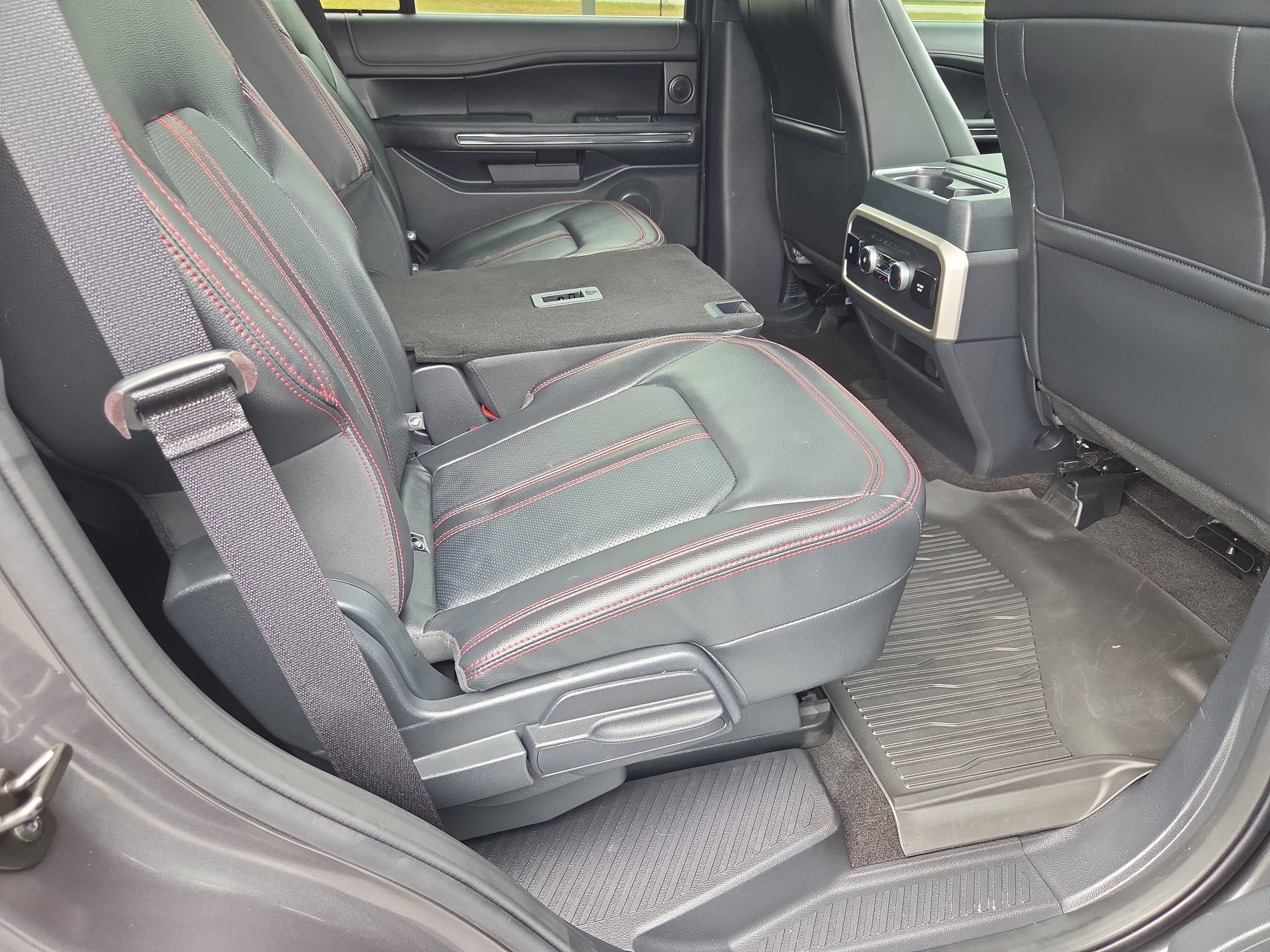 Used 2023 Ford Expedition Limited AWD/4WD image 26