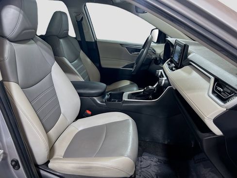 Used 2022 Toyota RAV4 XLE Premium FWD image 25