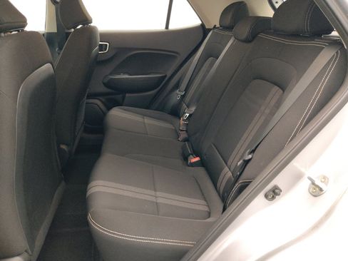 Used 2020 Hyundai Venue SEL FWD image 18