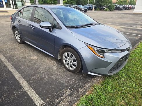 Used 2024 Toyota Corolla LE FWD image 2