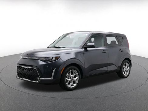 Used 2025 Kia Soul LX w/ LX Technology Package FWD image 3