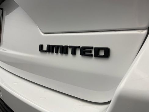 New 2025 Jeep Grand Cherokee Limited w/ Luxury Tech Group II image 5