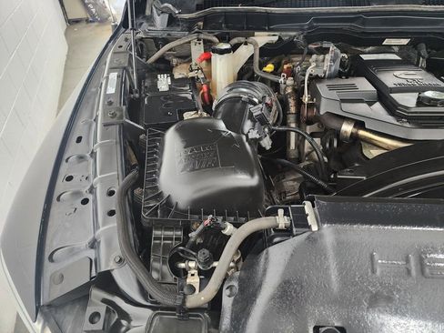 Used 2018 RAM 2500 Tradesman w/ Chrome Appearance Group image 34