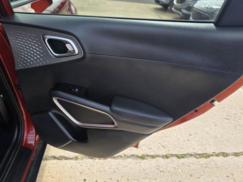 Used 2025 Kia Soul S FWD image 21
