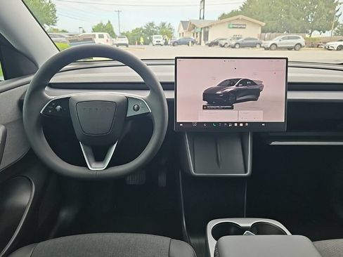 Used 2026 Tesla Model Y Long Range AWD/4WD image 2