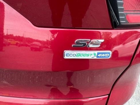 Used 2018 Ford Escape SE w/ SE Sync 3 Package AWD/4WD image 2