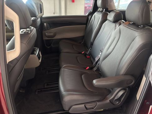 Used 2026 Kia Carnival FWD image 27