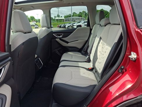 Used 2022 Subaru Forester Premium AWD/4WD image 10
