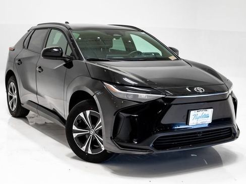 Used 2024 Toyota bZ4X AWD w/ Weather Package image 6