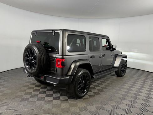 Used 2025 Jeep Wrangler Unlimited Sahara image 7
