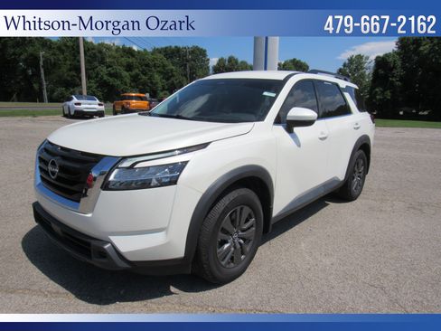 Used 2022 Nissan Pathfinder SV FWD image 3