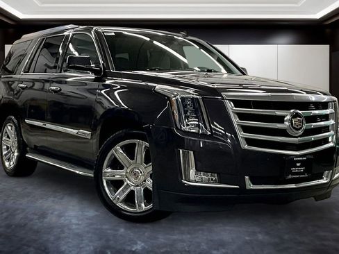 Used 2015 Cadillac Escalade Luxury image 1
