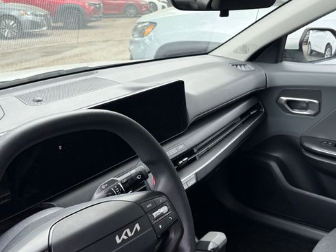 Used 2025 Kia K4 LXS FWD image 44