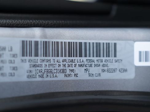 Used 2020 Jeep Grand Cherokee Limited image 41
