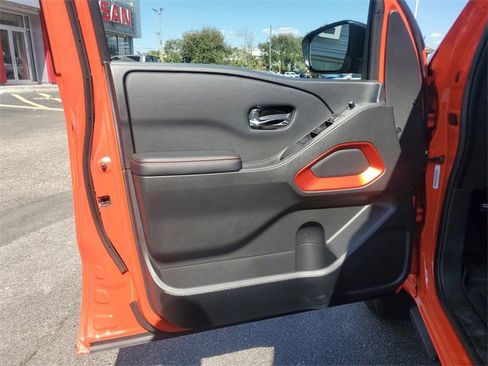 Certified 2025 Nissan Frontier PRO-4X w/ Interior Protection Package image 12