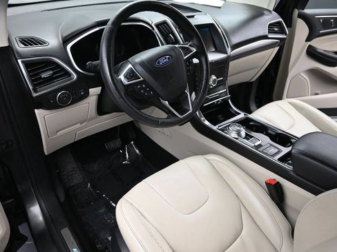 Used 2020 Ford Edge Titanium AWD/4WD image 12