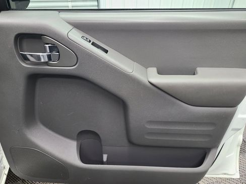 Used 2019 Nissan Frontier SV AWD/4WD image 39