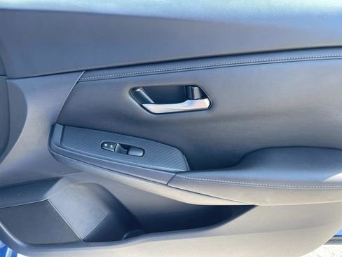 Used 2024 Nissan Sentra SV FWD image 22