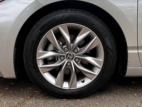 Used 2021 Toyota Avalon XLE w/ Moonroof Package FWD image 33
