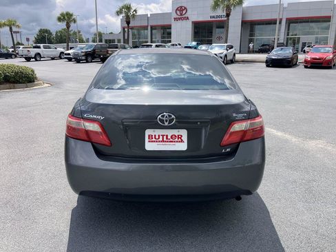 Used 2009 Toyota Camry LE FWD image 4