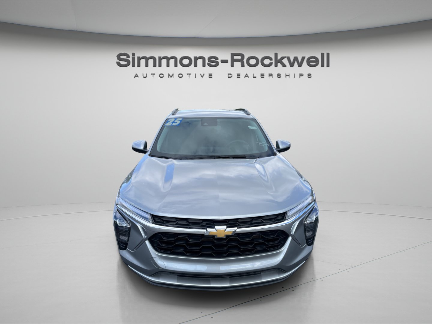 Used 2025 Chevrolet Trax LT FWD image 8