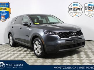 Used 2022 Kia Sorento LX image 1