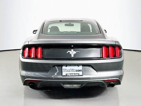 Used 2017 Ford Mustang Coupe RWD image 7