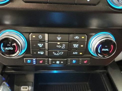 Used 2019 Ford F150 Lariat w/ Equipment Group 502A Luxury AWD/4WD image 21