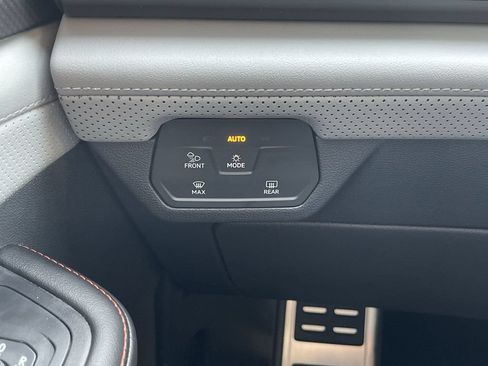 Used 2026 Volkswagen Atlas Peak Edition AWD/4WD image 17