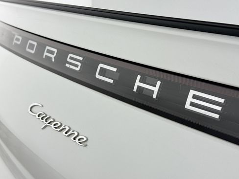 Certified 2022 Porsche Cayenne Coupe image 32