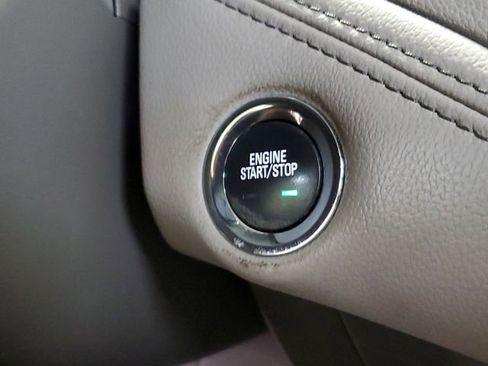 Used 2017 Chevrolet Cruze Premier image 30