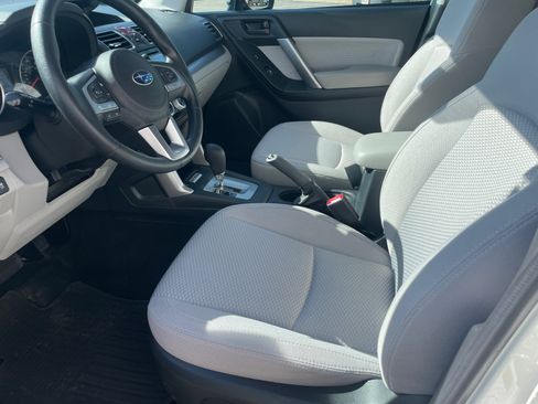 Used 2018 Subaru Forester 2.5i Premium w/ All-Weather Package AWD/4WD image 10