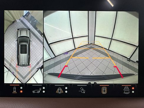 Certified 2024 Chevrolet Tahoe High Country w/ Advanced Technology Package image 32