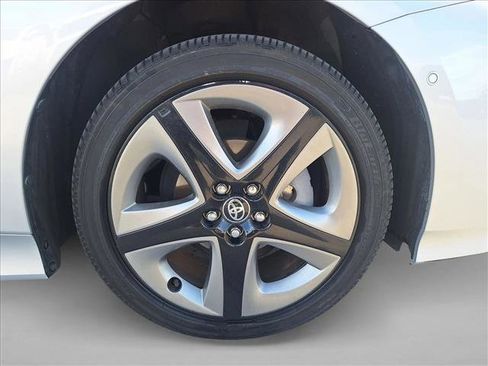 Certified 2022 Toyota Prius XLE image 22