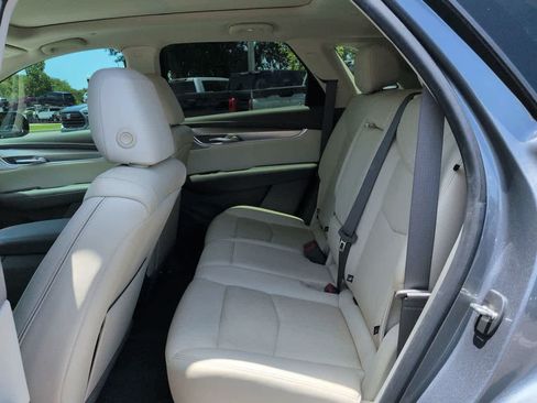 Used 2021 Cadillac XT5 Premium Luxury AWD/4WD image 13